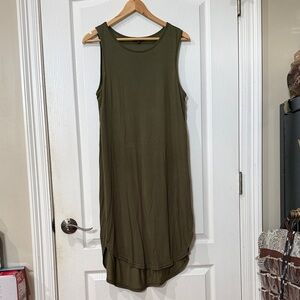Just love size small green sleeveless Hi low midi dress